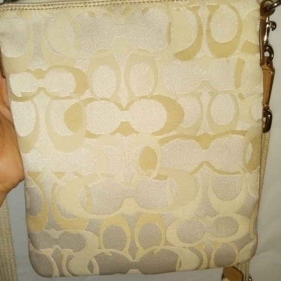 LIKE NEW Coach Beige Cream Tan Hampton's Signature Crossbody Bag Y2K - Picture 14 of 15